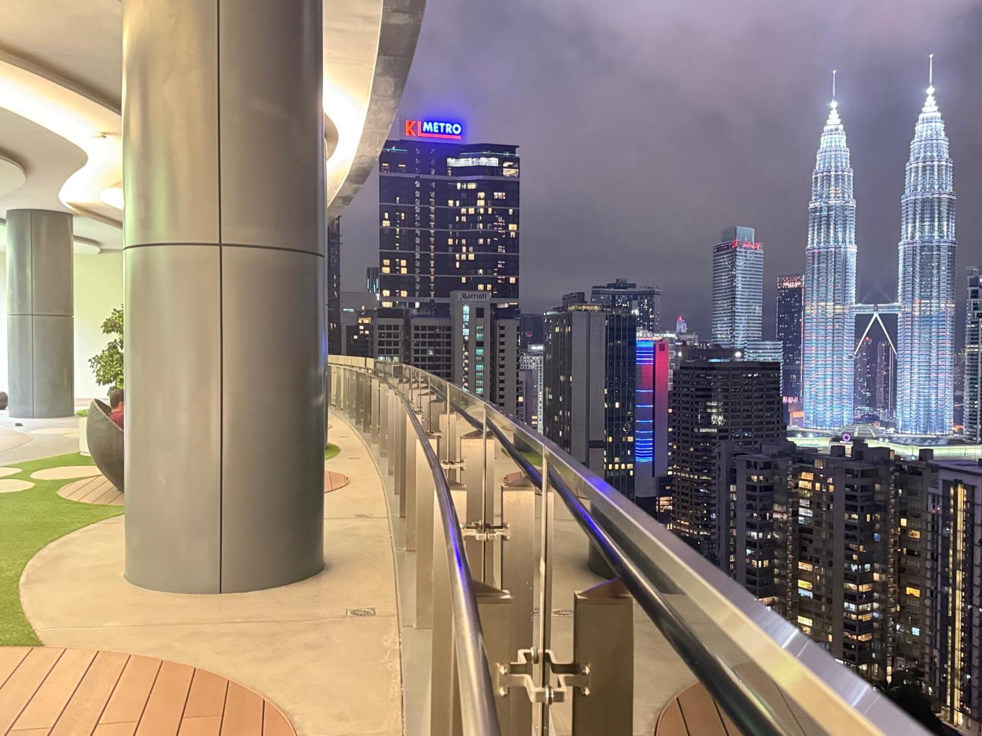 Eaton Sky Residences Klcc Apartment