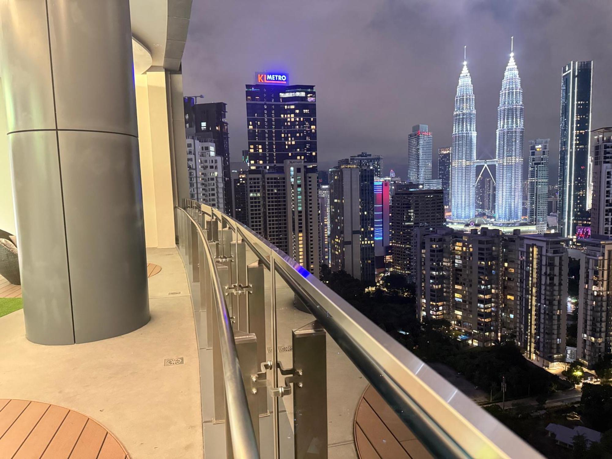 Eaton Sky Residences Klcc Apartment